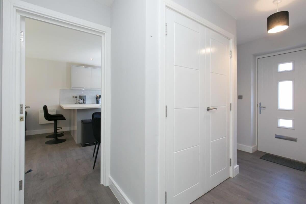 Stunning 2 Bedroom Apartment In Wallasey Exterior foto